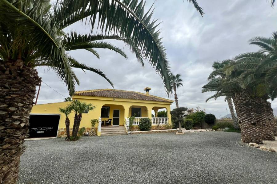 Resale - Villa with annex - Callosa de Segura