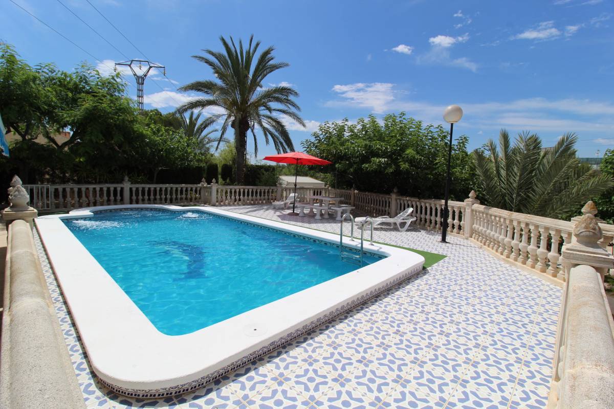 For sale: 4 bedroom finca in Crevillente