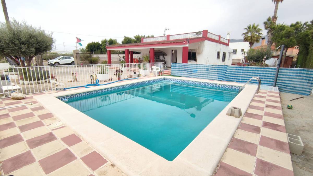 For sale: 4 bedroom finca in Crevillente