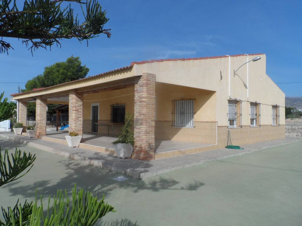 For sale: 4 bedroom finca in Crevillente