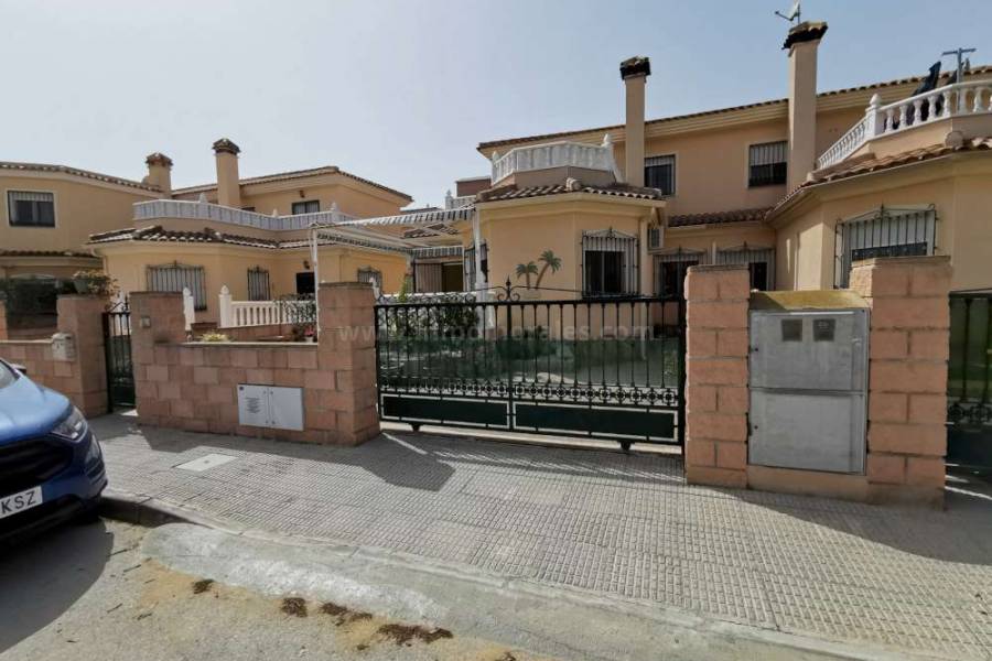 Resale - Detached House / Villa  - Almoradí