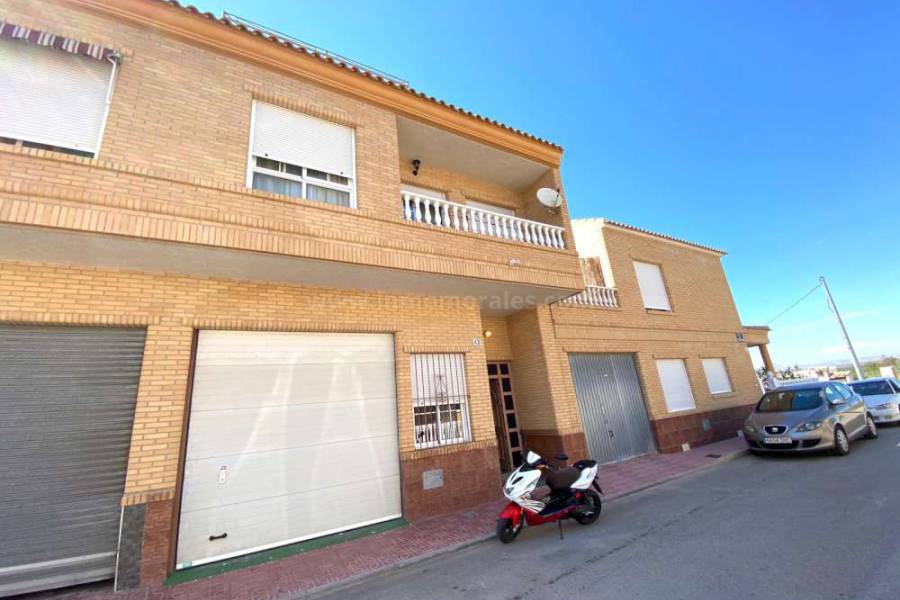 Resale - Town House  - San Isidro