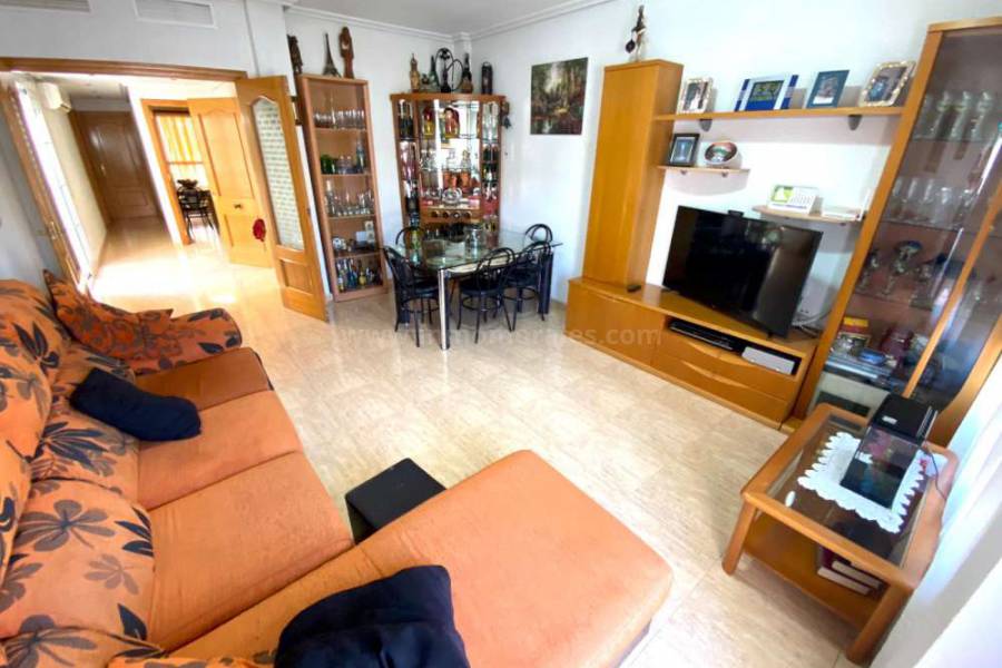 Resale - Town House  - San Isidro