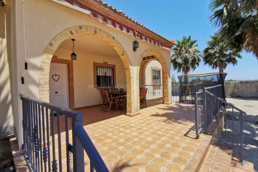 Herverkoop - Villa ( Finca ) - Catral