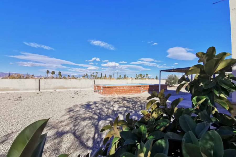 Herverkoop - Villa ( Finca ) - Catral