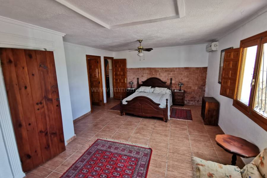 Venta - Casa de Campo - Catral