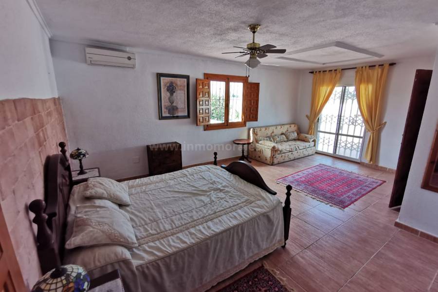 Venta - Casa de Campo - Catral