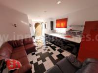 Venta - Villa con anexo - Crevillente - Crevillent
