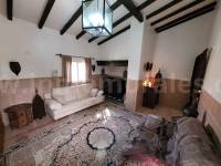 Venta - Villa con anexo - Crevillente - Crevillent