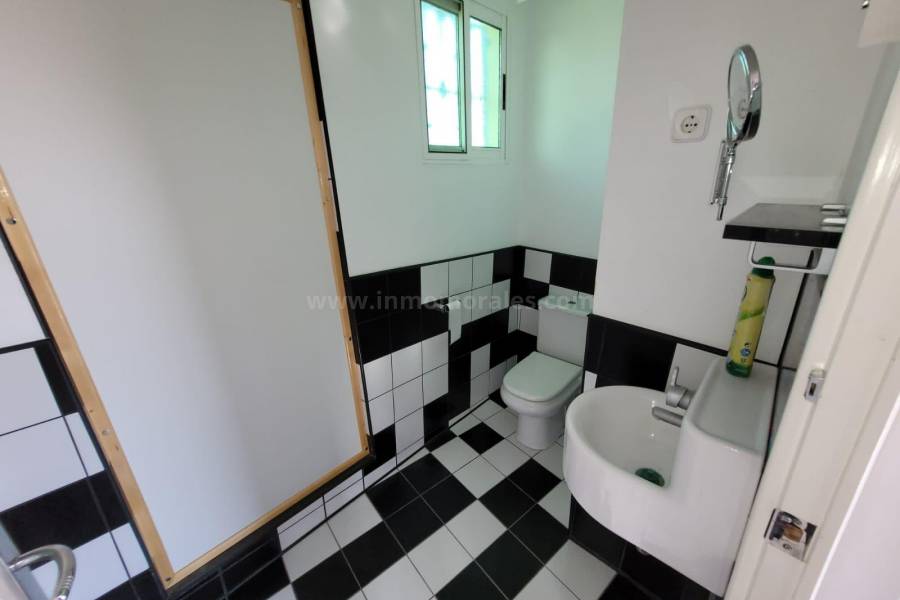 Venta - Villa con anexo - Crevillente - Crevillent