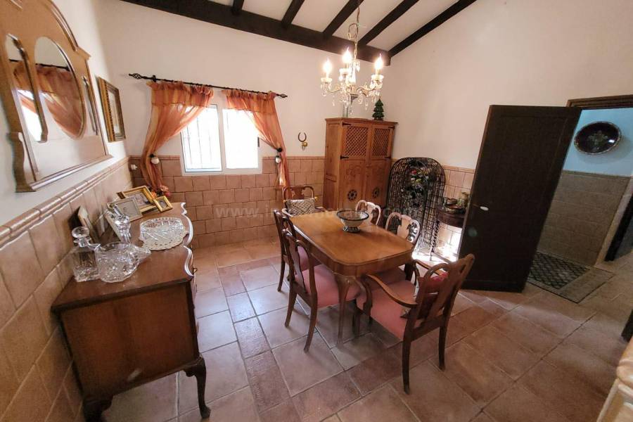Venta - Villa con anexo - Crevillente - Crevillent