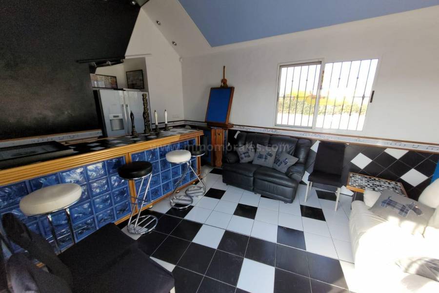 Venta - Villa con anexo - Crevillente - Crevillent