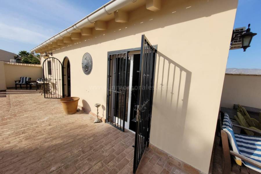 Venta - Villa con anexo - Crevillente - Crevillent