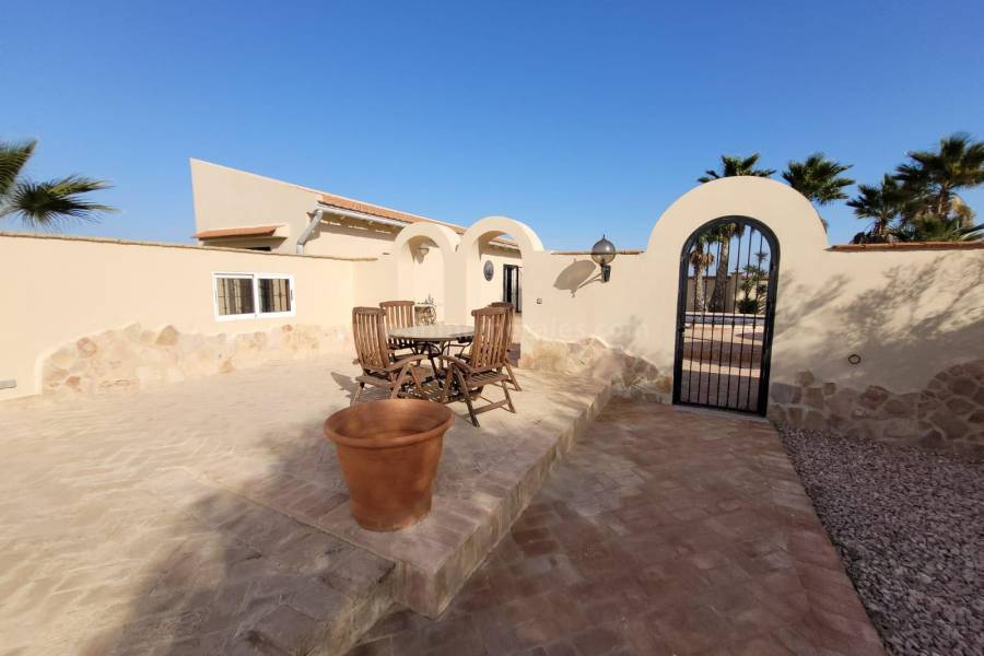 Venta - Villa con anexo - Crevillente - Crevillent
