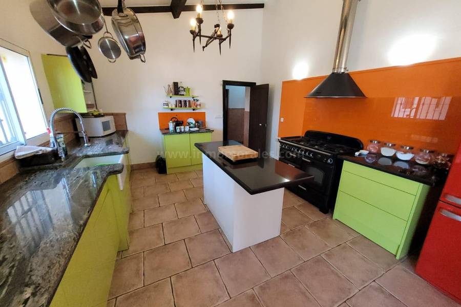 Venta - Villa con anexo - Crevillente - Crevillent