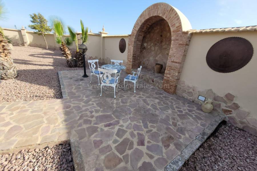 Venta - Villa con anexo - Crevillente - Crevillent