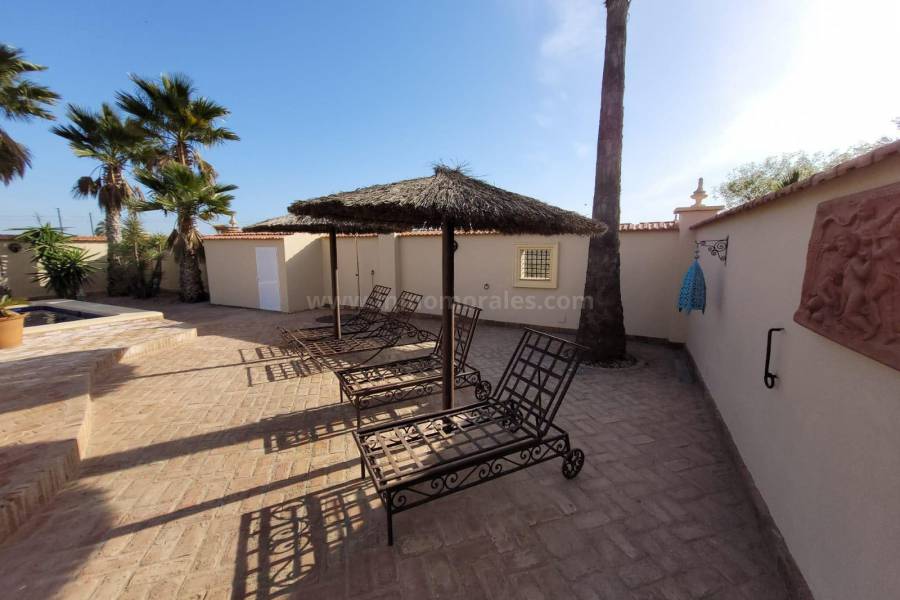 Venta - Villa con anexo - Crevillente - Crevillent