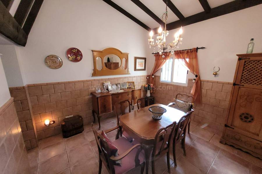 Venta - Villa con anexo - Crevillente - Crevillent