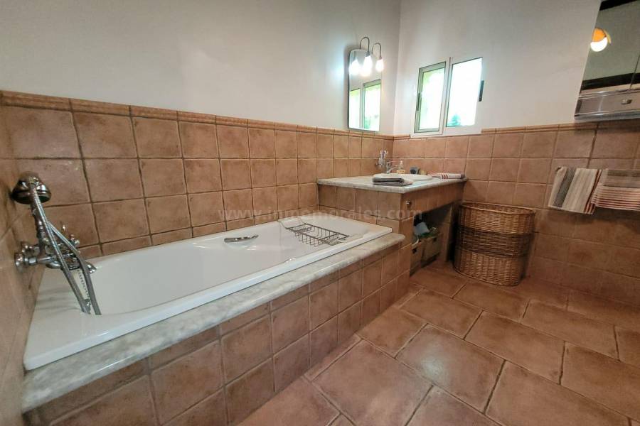 Venta - Villa con anexo - Crevillente - Crevillent