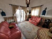 Venta - Villa con anexo - Crevillente - Crevillent