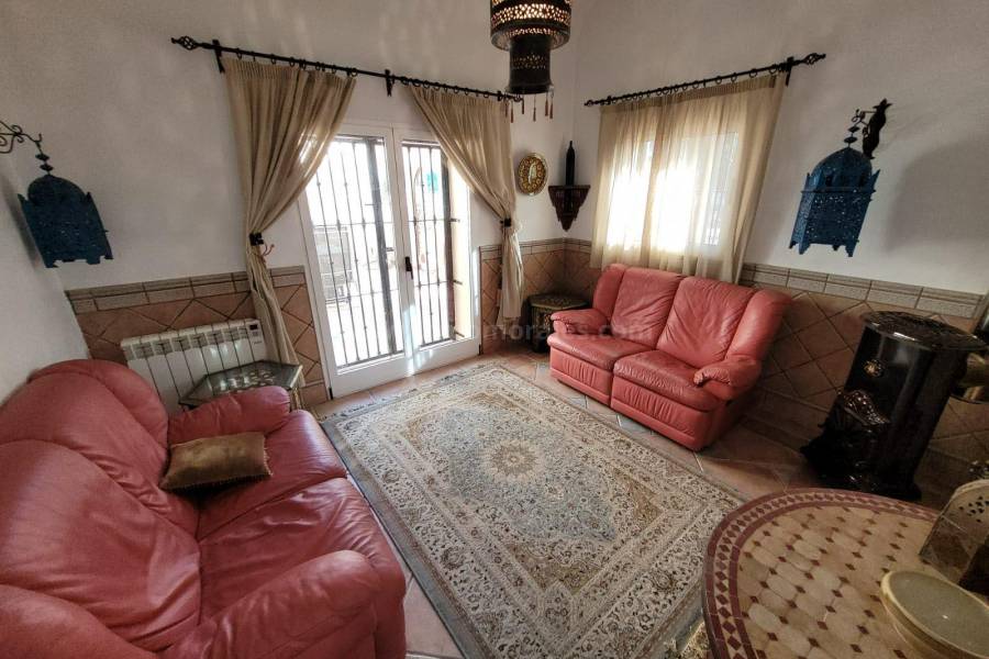 Venta - Villa con anexo - Crevillente - Crevillent