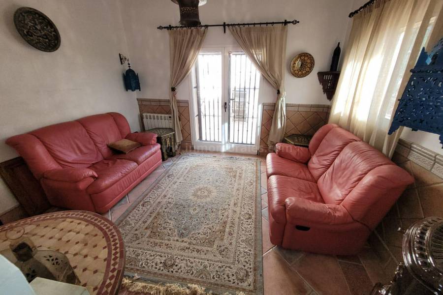 Venta - Villa con anexo - Crevillente - Crevillent