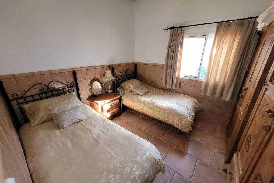 Venta - Villa con anexo - Crevillente - Crevillent