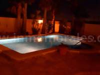 Venta - Villa con anexo - Crevillente - Crevillent