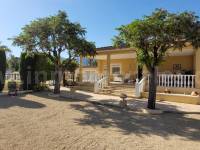 Venta - Villa con anexo - Crevillente - Crevillent