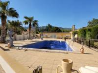 Venta - Villa con anexo - Crevillente - Crevillent