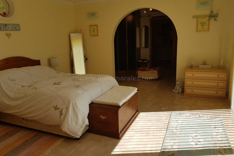 Venta - Villa con anexo - Crevillente - Crevillent