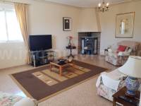 Venta - Villa con anexo - Crevillente - Crevillent