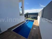 Resale - Semi detached Villa - Daya Nueva