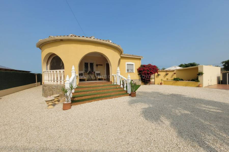 Herverkoop - Villa ( Finca ) - Catral