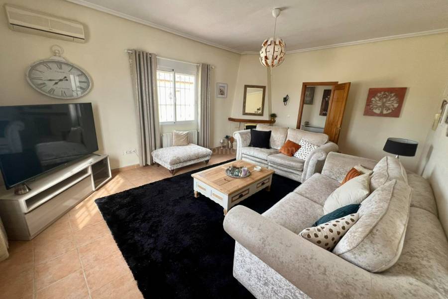 Venta - Casa de Campo - Catral