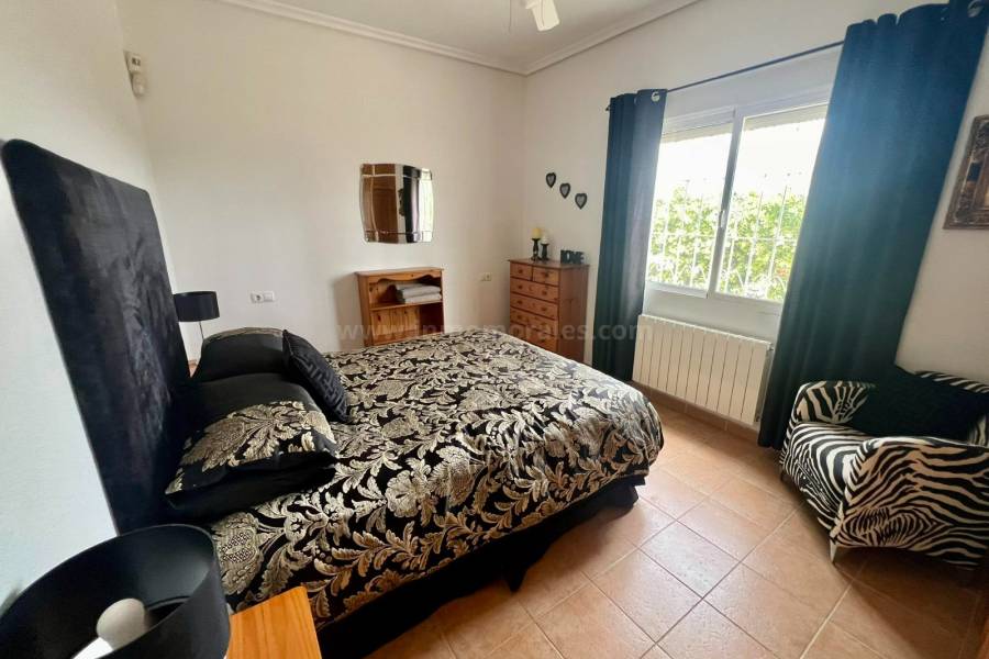 Venta - Casa de Campo - Catral