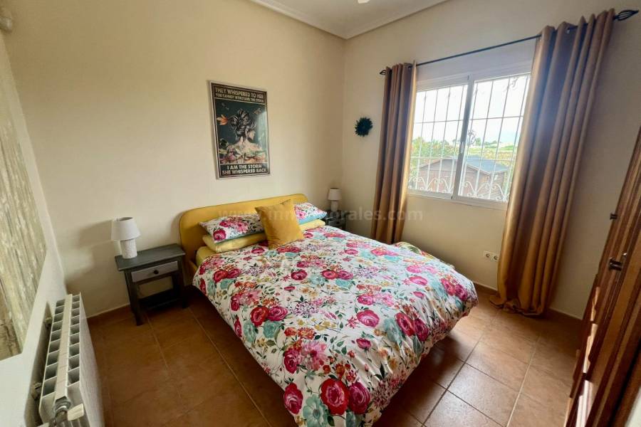 Venta - Casa de Campo - Catral