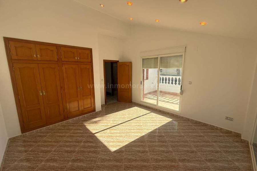 Herverkoop - Villa ( Finca ) - Orihuela