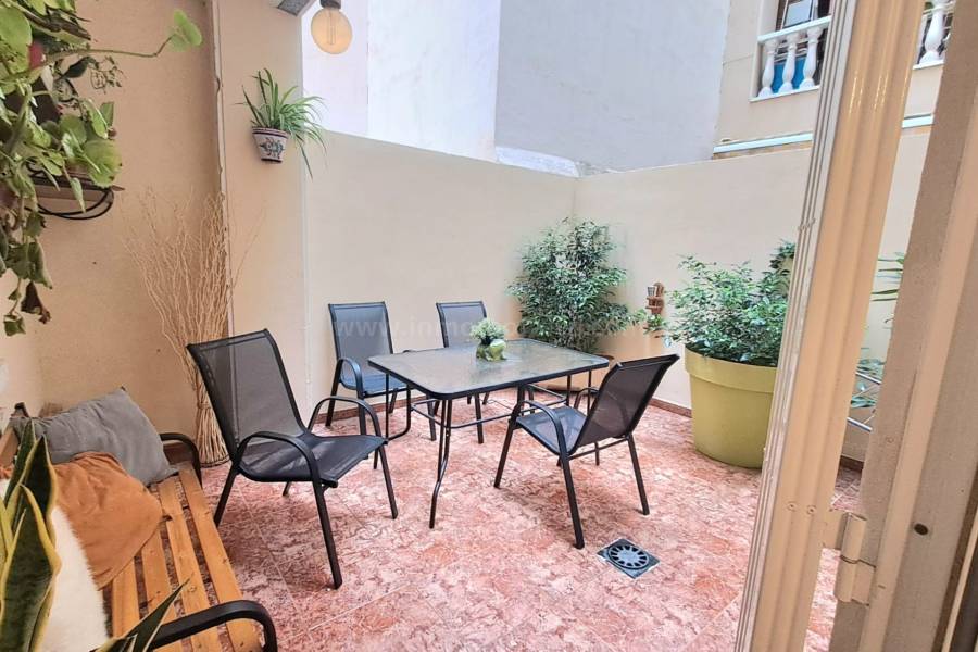 Resale - Apartment  - Torrevieja - Center Torrevieja