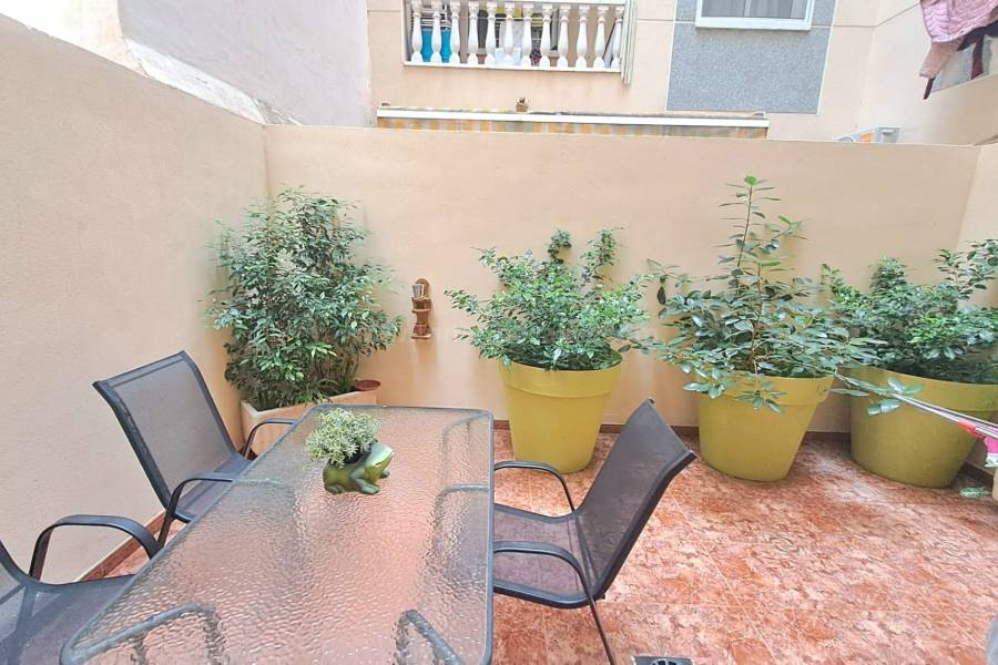 Resale - Apartment  - Torrevieja - Center Torrevieja