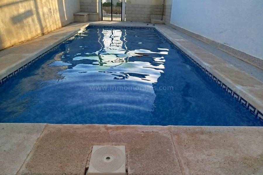 Resale - Duplex - Daya Nueva