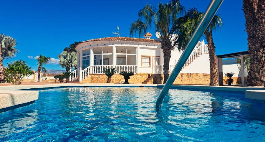 Herverkoop - Villa ( Finca ) - Catral
