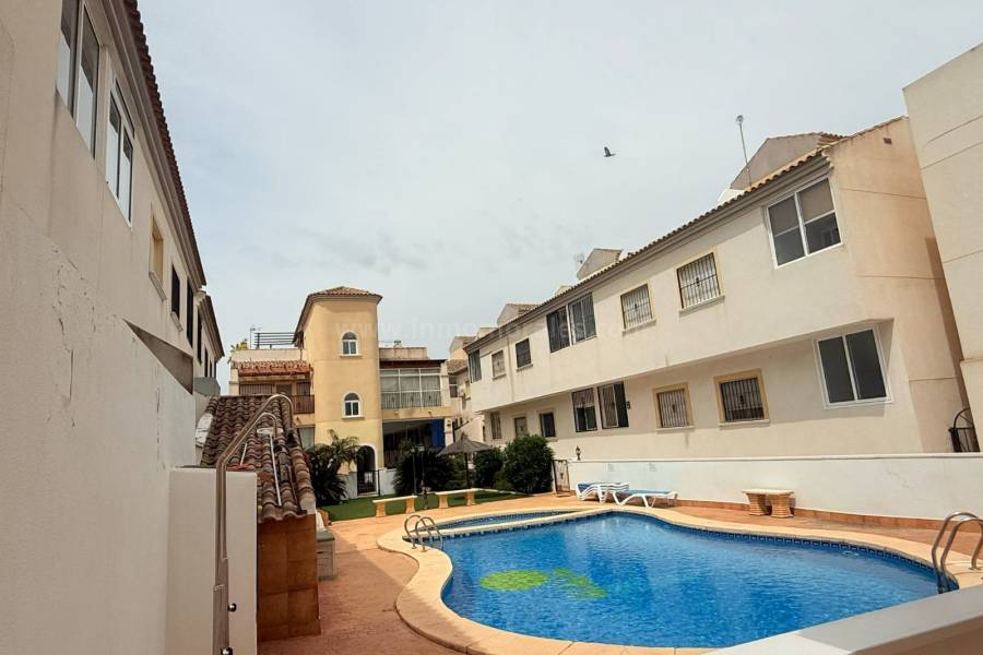 Resale - Apartment  - Almoradí - Las Heredades