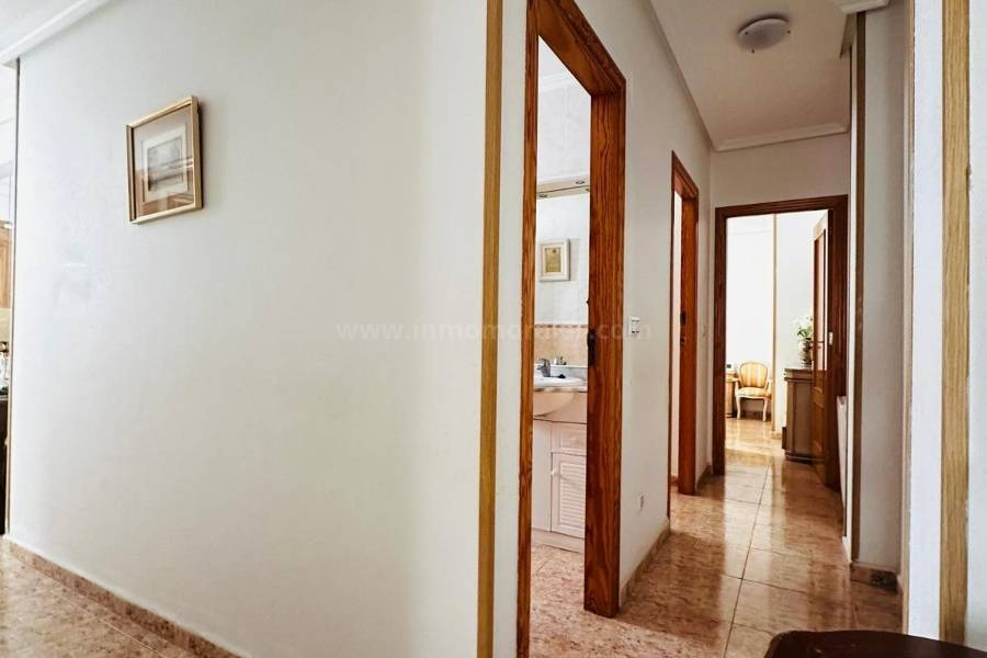 Resale - Apartment  - Torrevieja - Playa del Cura