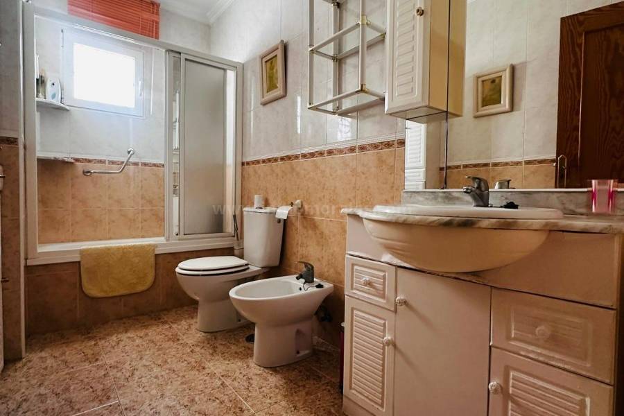 Resale - Apartment  - Torrevieja - Playa del Cura