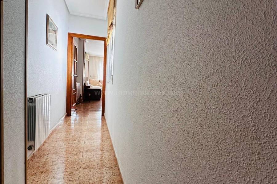 Resale - Apartment  - Torrevieja - Playa del Cura