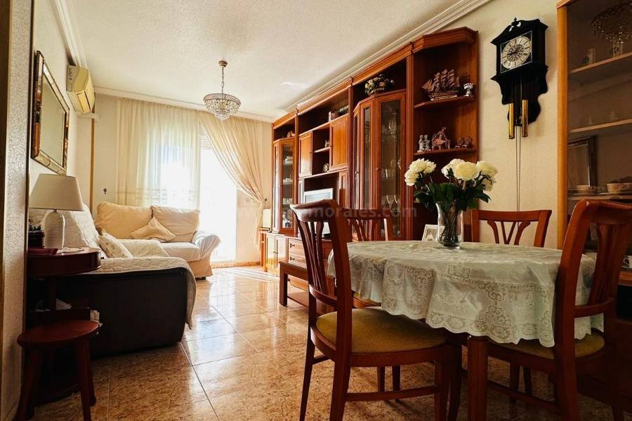 Resale - Apartment  - Torrevieja - Playa del Cura