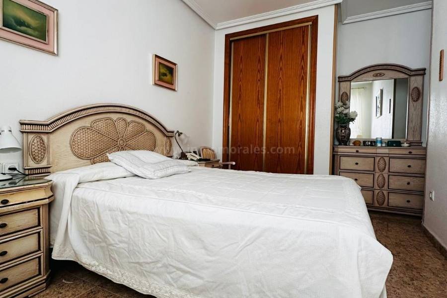 Resale - Apartment  - Torrevieja - Playa del Cura