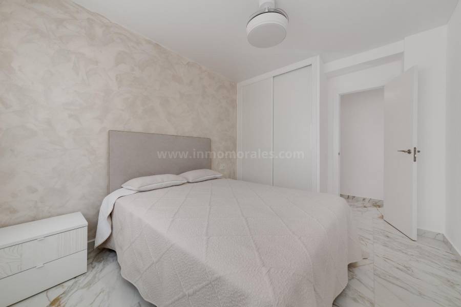 Resale - Apartment  - Torrevieja - Playa del Cura