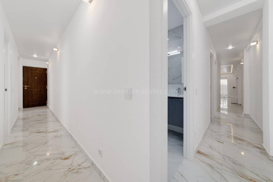 Resale - Apartment  - Torrevieja - Playa del Cura
